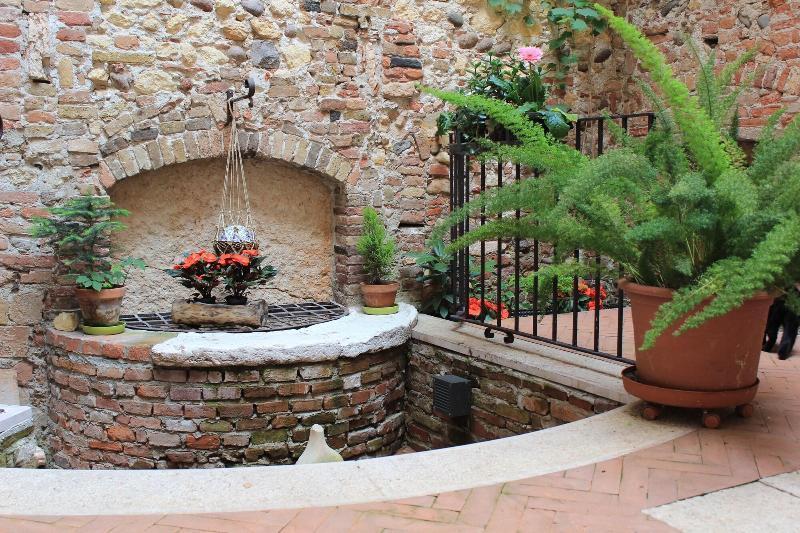 דירות ורונה Residenza Carducci Centro Storico מראה חיצוני תמונה