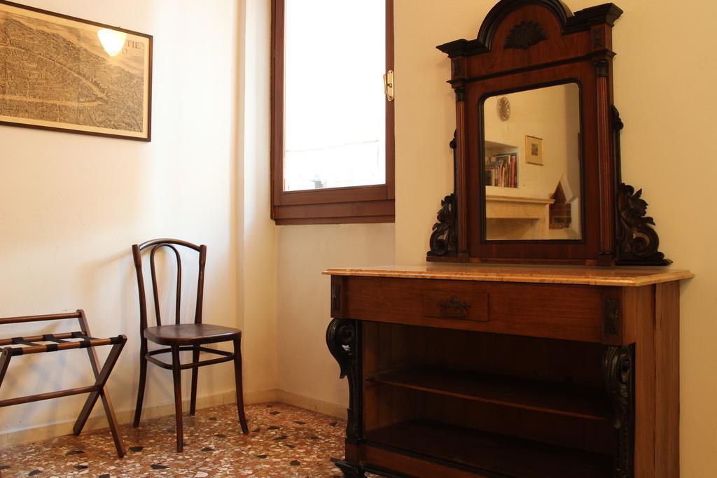 דירות ורונה Residenza Carducci Centro Storico חדר תמונה
